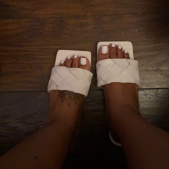 Whit woven square toe slides - Picture 3 of 8